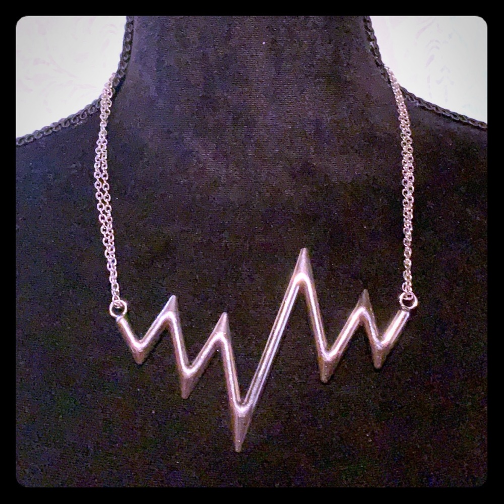 Short silver heartbeat necklace